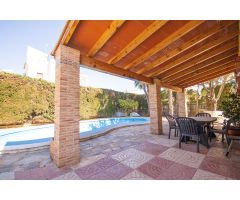 CHALET DE 3 DORMITORIOS 2 BAÑOS, PISCINA EN TORREVIEJA ZONA LOS FRUTALES (ALICANTE)