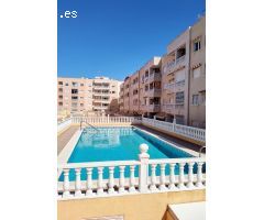 APARTAMENTO EN EL CENTRO DE TORREVIEJA CON PISCINA COMUNITARIA
