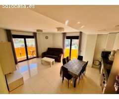APARTAMENTO PLANTA BAJA -  ESQUINAZO - SOLEADO - GARAJE INCLUIDO - PISCINA COM.