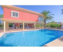 ESPECTACULAR VILLA INDEPENDIENTE DE 6 DORMITORIOS CON PISCINA PRIVADA - ZONA TORRETA FLORIDA -
