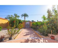 ESPECTACULAR VILLA INDEPENDIENTE DE 6 DORMITORIOS CON PISCINA PRIVADA - ZONA TORRETA FLORIDA -