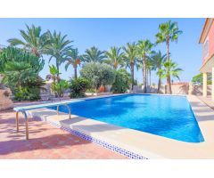 ESPECTACULAR VILLA INDEPENDIENTE DE 6 DORMITORIOS CON PISCINA PRIVADA - ZONA TORRETA FLORIDA -