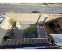 Casa pareado de dos plantas (70 m²) con amplia azotea y piscina comunitaria!