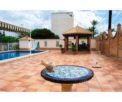 Villa en Venta en Cabo Roig, Alicante