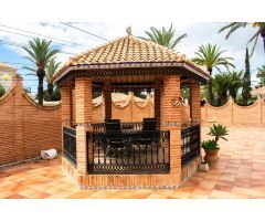 Villa en Venta en Cabo Roig, Alicante