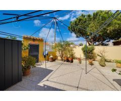 Chalet independiente de dos plantas (aprox. 150 m²) en una de las zonas más populares de Torrevieja.