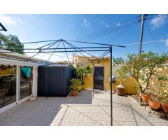 Chalet independiente de dos plantas (aprox. 150 m²) en una de las zonas más populares de Torrevieja.