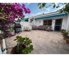 Bungalow de una Planta con Amplia Terraza en Zona Tranquila