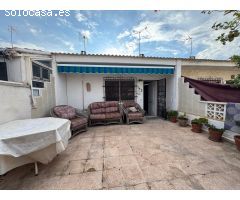 Bungalow de una Planta con Amplia Terraza en Zona Tranquila