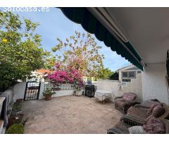 Bungalow de una Planta con Amplia Terraza en Zona Tranquila