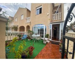 ADOSADO DE 3 DORMITORIOS A 500 M. DEL MAR CON PISCINA COMUNITARIA - ZONA ORIHUELA COSTA-