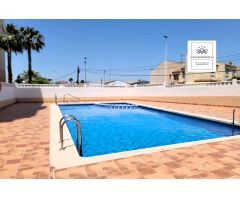 Acogedor apartamento (54 m² - 1.ª planta), 2 dorm, cerca del centro y amplia piscina comunitaria!