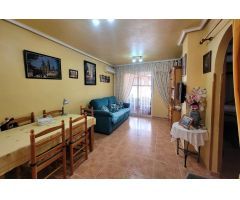 Acogedor apartamento (54 m² - 1.ª planta), 2 dorm, cerca del centro y amplia piscina comunitaria!