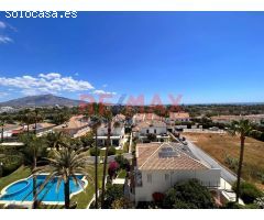 Luminoso Piso con Terraza en Exclusiva Urbanización de Estepona, Málaga