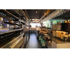 Oportunidad de Traspaso zona Puerto Deportivo de Marbella - Pub y Bar (Posibilidad por separado)
