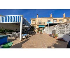 Vive el Sueño Mediterráneo: Chalet Adosado en Venta Frente al Mar en Torremolinos