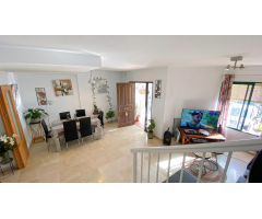 Vive el Sueño Mediterráneo: Chalet Adosado en Venta Frente al Mar en Torremolinos