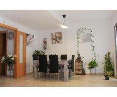 Vive el Sueño Mediterráneo: Chalet Adosado en Venta Frente al Mar en Torremolinos