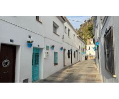 ???? ¡ENCANTO Y CONFORT EN MIJAS PUEBLO! BAJO DE 2 DORMITORIOS A LA VENTA CERCA DEL CENTRO ????