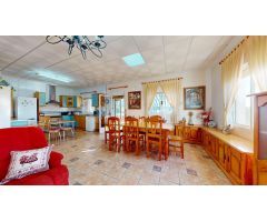 Villa en Venta en Crevillente, Alicante