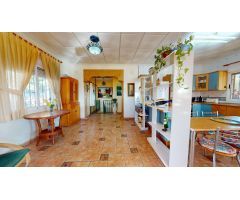 Villa en Venta en Crevillente, Alicante