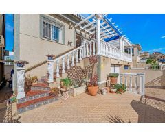 Villa en Venta en San Miguel de Salinas, Alicante