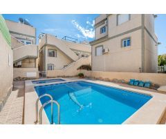 Villa en Venta en San Miguel de Salinas, Alicante