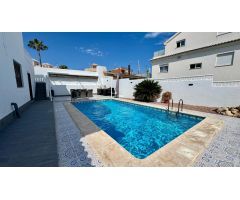 Villa en Venta en Torrevieja, Alicante