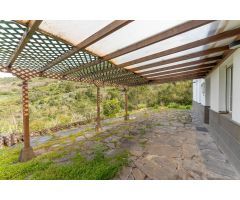 Casa de Campo con Piscina y Terreno: Tu Refugio Ideal en Tegueste