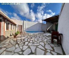 CASA CON PISCINA Y GRAN TERRENO EN INGENIO