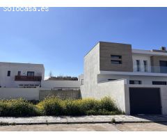 TERRENO URBANIZABLE EN ZONA MACONDO, MARACENA