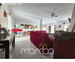 Venta de Casa de Campo con Finca Rústica
