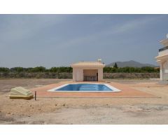 Villa en Venta en Pinoso, Alicante