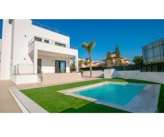 Villa en Venta en La Marina, Alicante