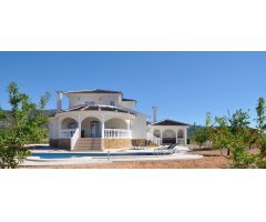 Villa en Venta en Pinoso, Alicante