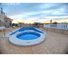 Chalet en Venta en Algorfa, Alicante