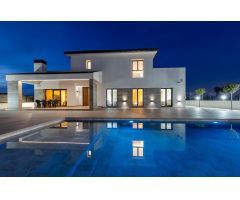 Villa de Lujo en Venta en El Camino de Catral, Alicante