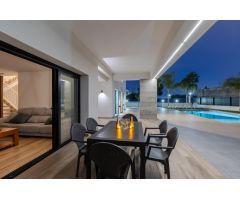 Villa de Lujo en Venta en El Camino de Catral, Alicante