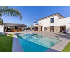 Villa de Lujo en Venta en El Camino de Catral, Alicante