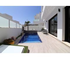 Chalet en Venta en Los Montesinos, Alicante