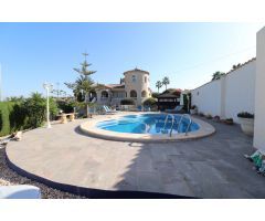 Chalet en Venta en Almoradí, Alicante