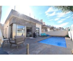 Chalet en Venta en Orihuela Costa, Alicante