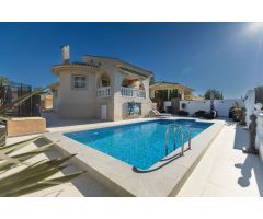 Villa en Venta en Benijófar, Alicante