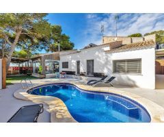 Villa en Venta en Orihuela Costa, Alicante