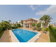 Chalet en Venta en Torrevieja, Alicante
