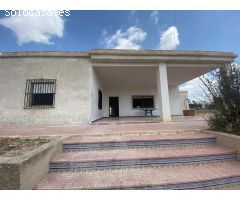 Villa en Venta en Albatera, Alicante