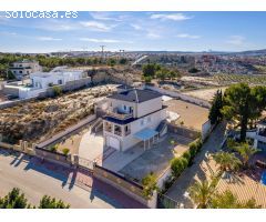 Villa en Venta en Almoradí, Alicante