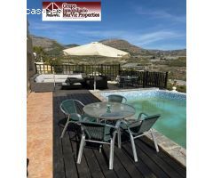 Espléndido Chalet en Urbanización Almedia, Callosa den Sarrià - Listo para Entrar a Vivir