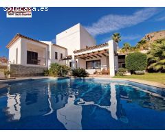 ¡Chalet Familiar en Venta en Finestrat, Sierra Cortina!