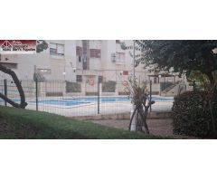 PISO DE TRES DORMITORIOS Y DOS BAÑOS PARKING Y PISCINA